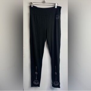 Daisy Fuentes Fit Lotus Leggings